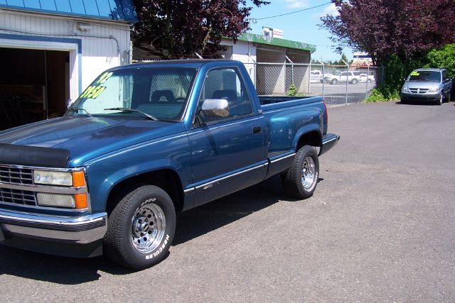 Chevrolet C1500 1992 photo 2