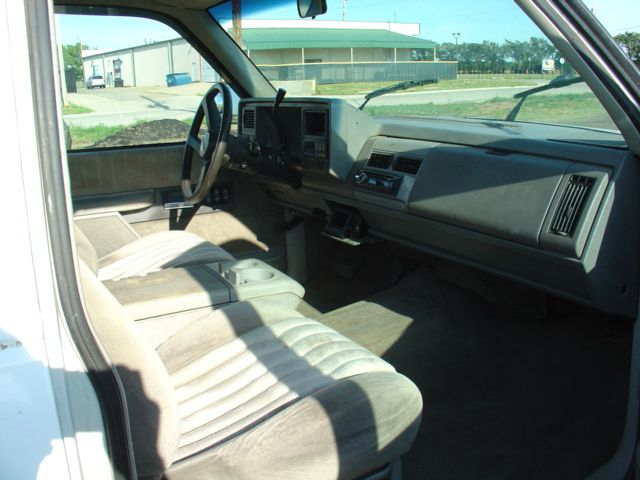 Chevrolet C1500 1993 photo 2