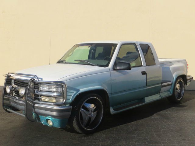 Chevrolet C1500 1995 photo 2