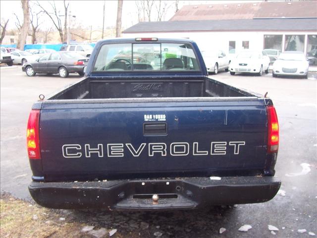 Chevrolet C1500 1995 photo 2