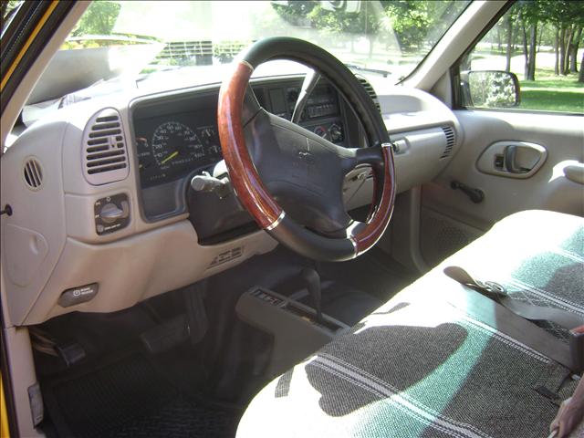 Chevrolet C1500 1995 photo 2