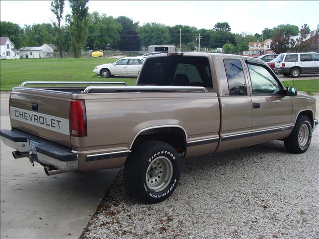 Chevrolet C1500 1996 photo 2