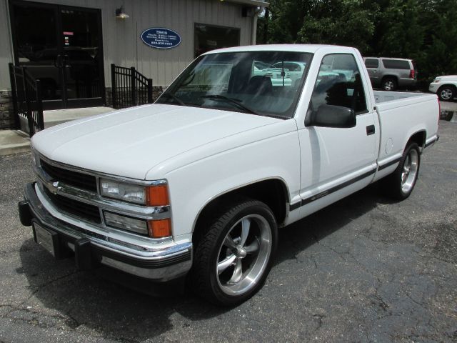 Chevrolet C1500 1997 photo 2