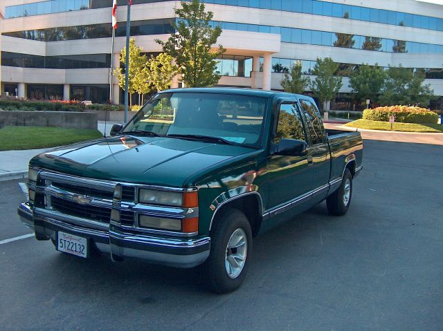 Chevrolet C1500 1997 photo 2