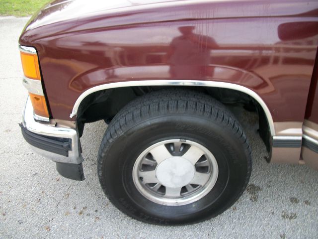 Chevrolet C1500 1997 photo 2