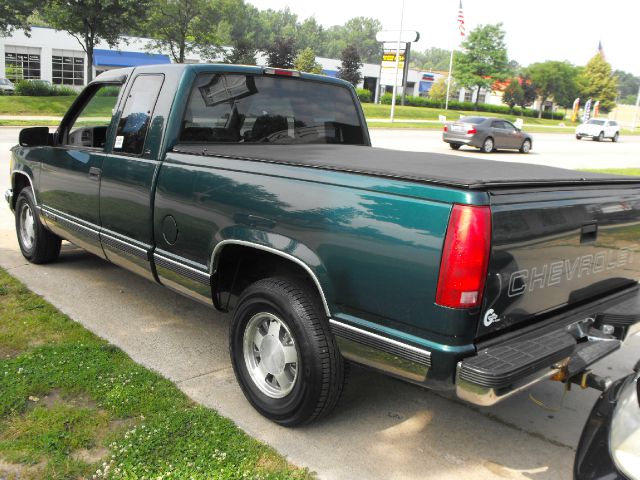 Chevrolet C1500 1997 photo 2