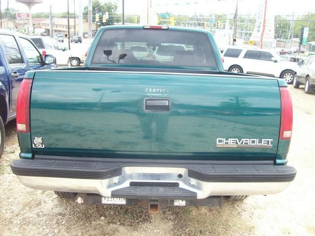 Chevrolet C1500 1998 photo 2