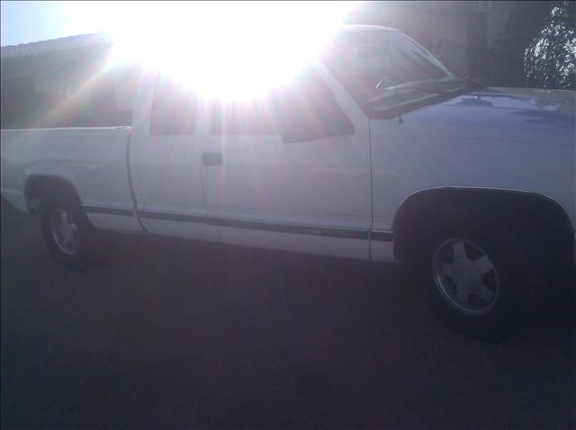 Chevrolet C1500 1998 photo 2