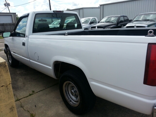 Chevrolet C1500 1998 photo 2