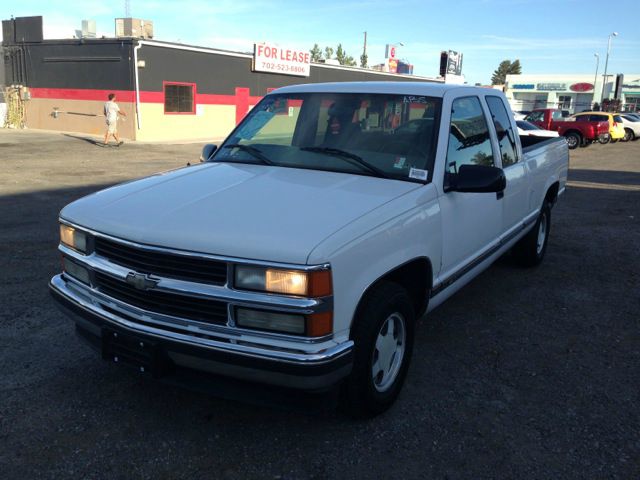 Chevrolet C1500 1998 photo 2