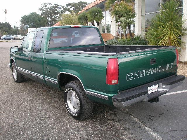 Chevrolet C1500 1999 photo 2