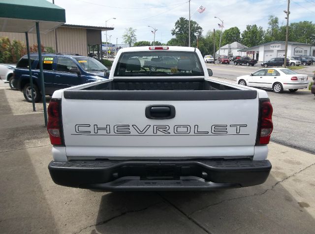 Chevrolet C1500 2004 photo 1