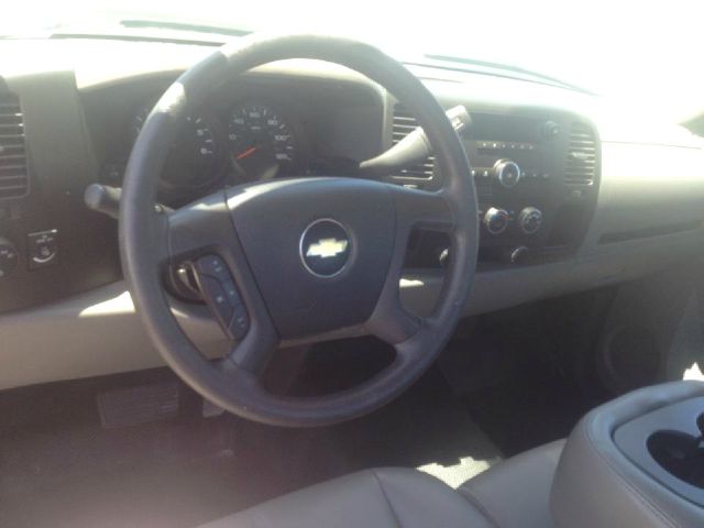 Chevrolet C1500 2012 photo 2