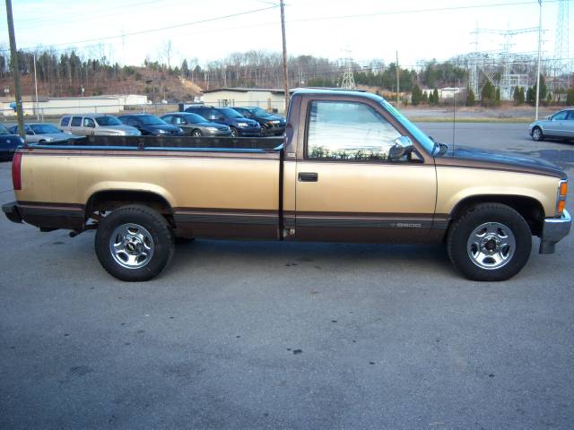 Chevrolet C2500 1988 photo 4