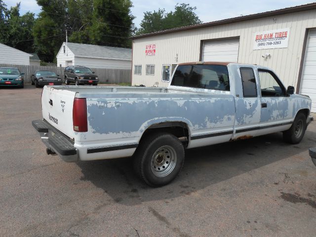 Chevrolet C2500 1990 photo 3