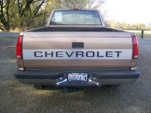 Chevrolet C2500 1995 photo 2