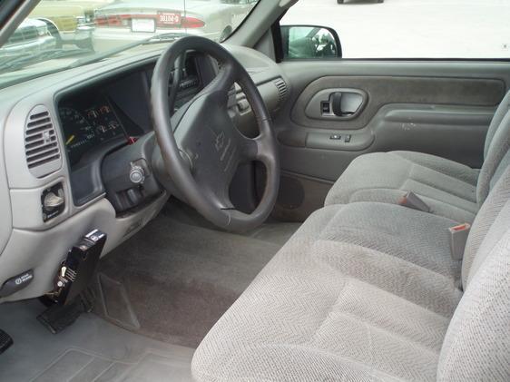 Chevrolet C2500 1995 photo 2