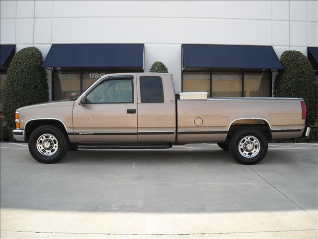 Chevrolet C2500 1995 photo 2