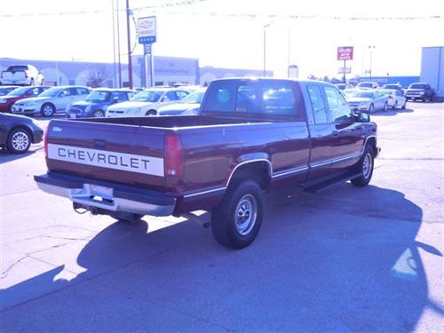 Chevrolet C2500 1997 photo 2