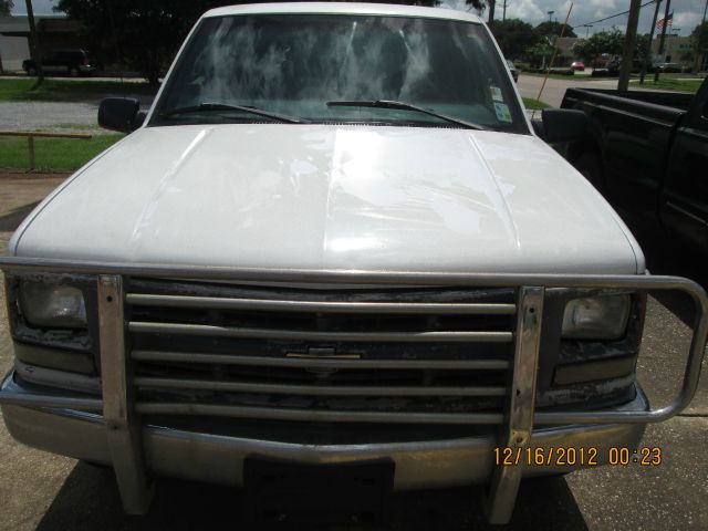 Chevrolet C2500 1998 photo 2