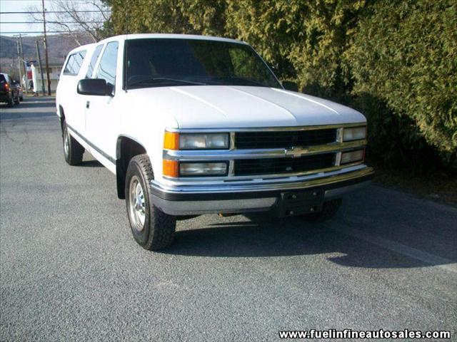 Chevrolet C2500 1998 photo 2