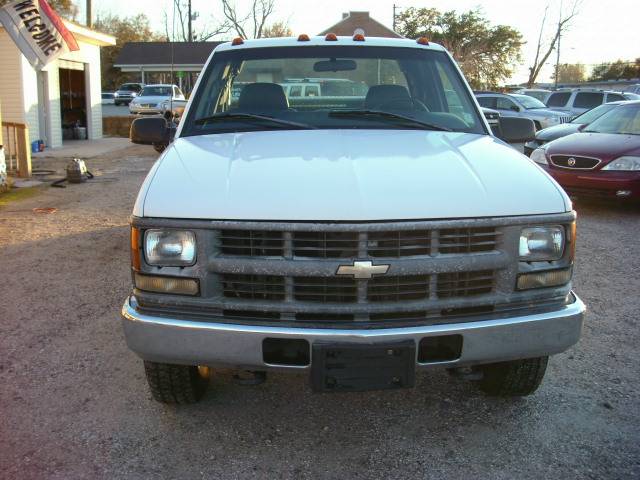 Chevrolet C2500 Base Pickup