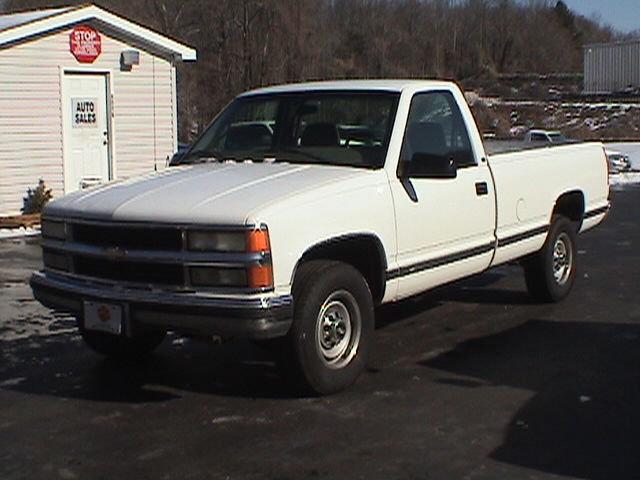 Chevrolet C2500 4WD 4dr Sport Pickup