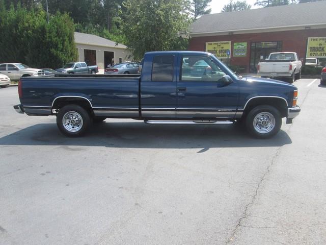 Chevrolet C2500 1999 photo 2