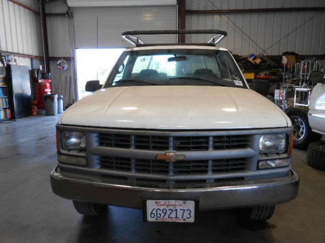 Chevrolet C2500 2000 photo 2