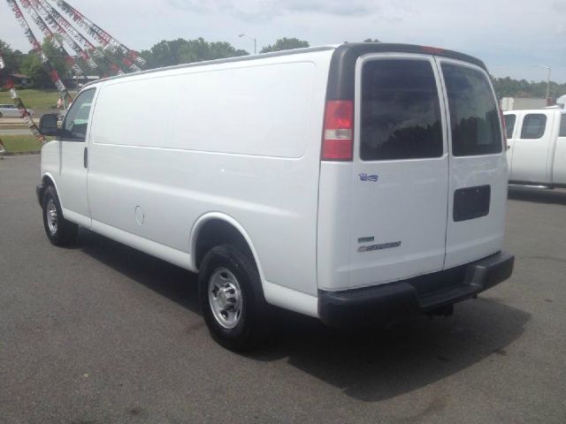 Chevrolet C2500 2010 photo 1