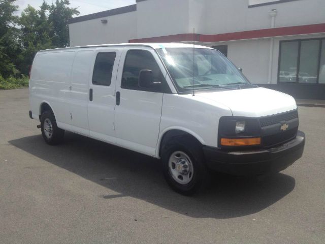 Chevrolet C2500 2010 photo 3