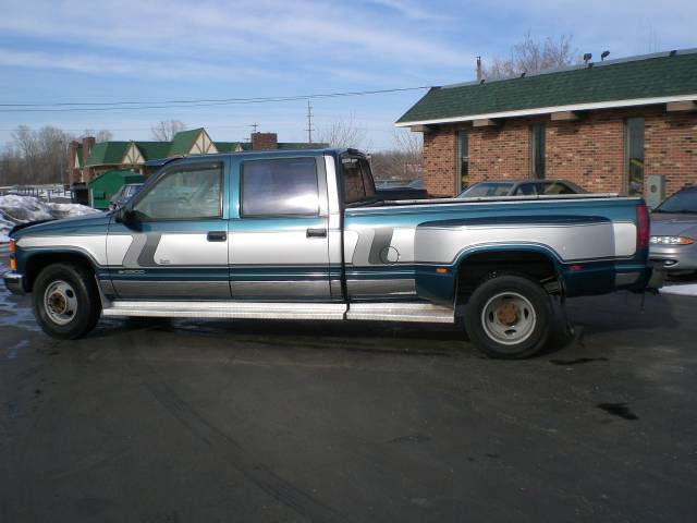 Chevrolet C3500 Base Pickup