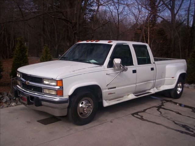 Chevrolet C3500 Base Pickup