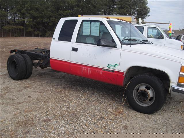 Chevrolet C3500 Base Pickup