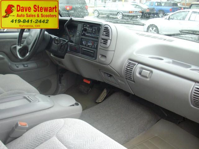 Chevrolet C3500 1996 photo 3