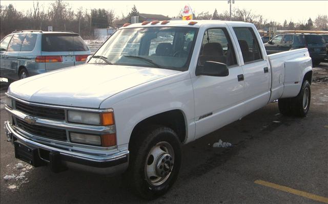 Chevrolet C3500 Base Pickup