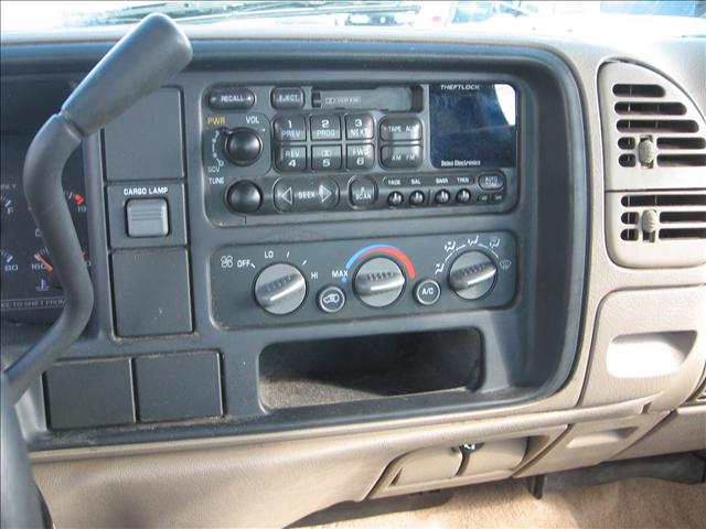 Chevrolet C3500 1998 photo 4