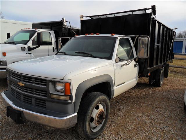 Chevrolet C3500 Base Dump Truck