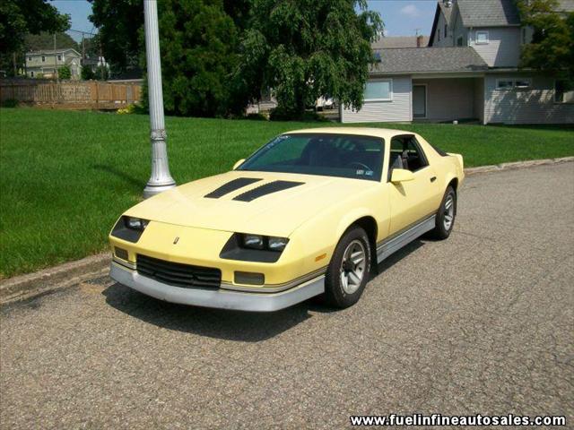 Chevrolet Camaro 1985 photo 2