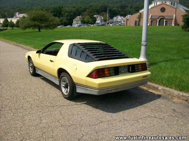 Chevrolet Camaro 1985 photo 4