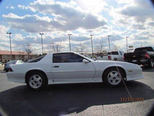 Chevrolet Camaro 1992 photo 2