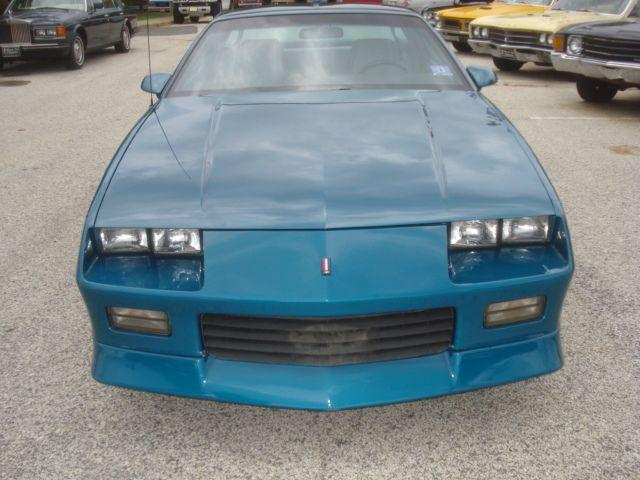 Chevrolet Camaro 1992 photo 2