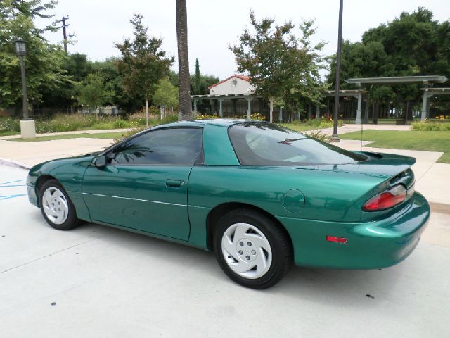 Chevrolet Camaro 1998 photo 2