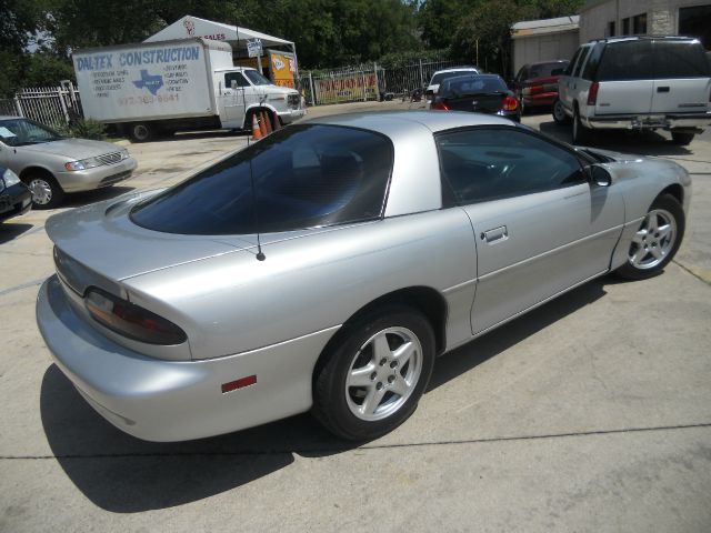 Chevrolet Camaro 1999 photo 1