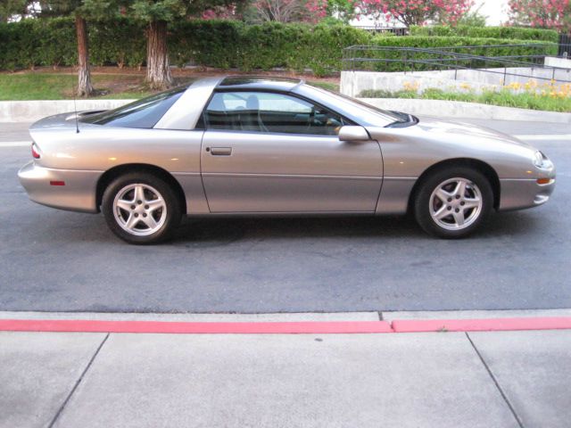 Chevrolet Camaro 1999 photo 1