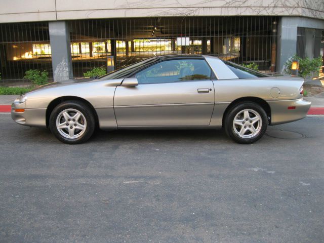 Chevrolet Camaro 1999 photo 2