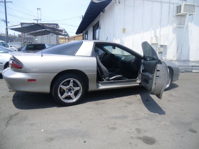 Chevrolet Camaro 1999 photo 2