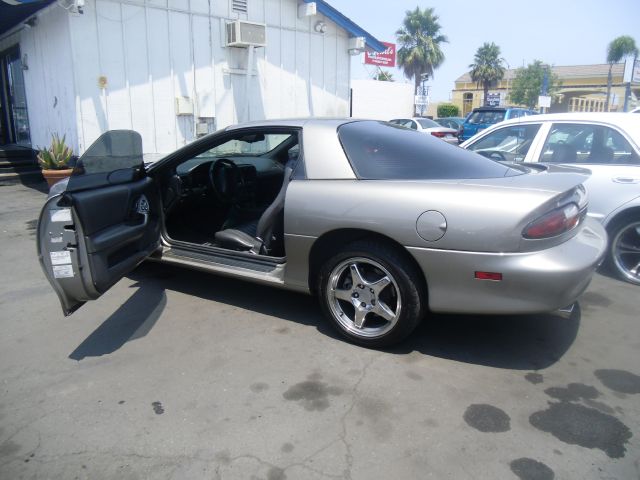 Chevrolet Camaro 1999 photo 3