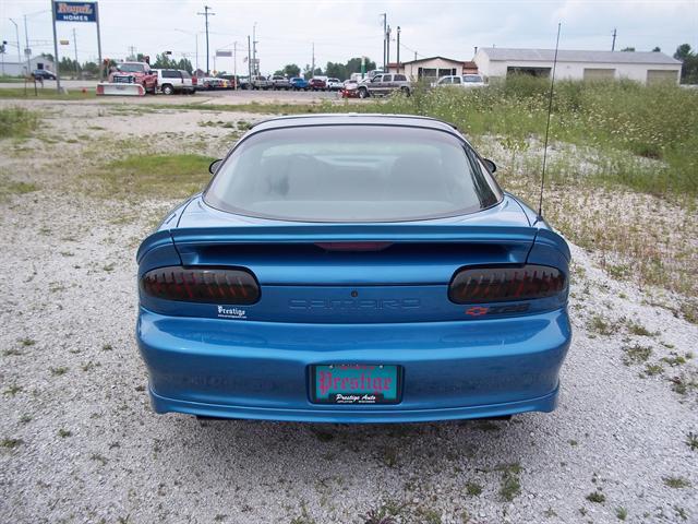 Chevrolet Camaro 1999 photo 3