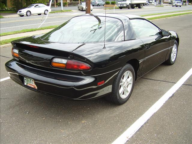 Chevrolet Camaro 2000 photo 1